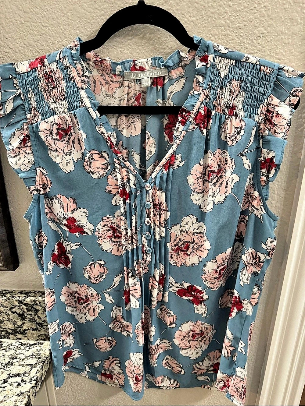 daniel rainn Blue Pink Floral Ruffle Sleeveless Blouse Size Medium